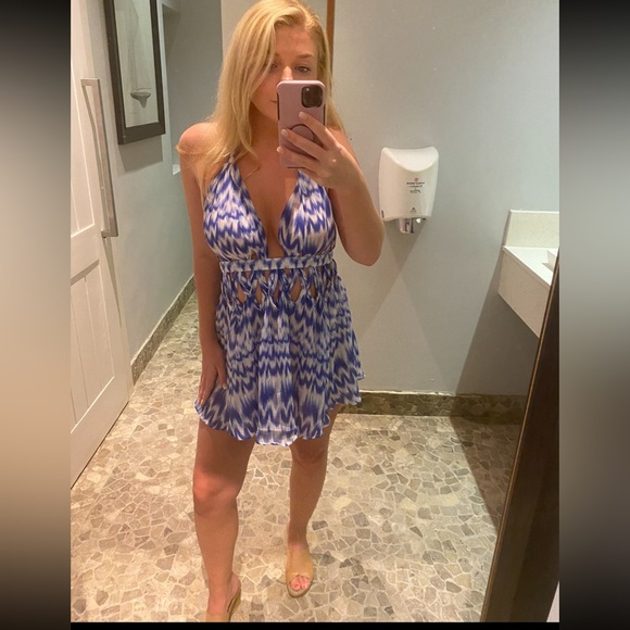 Vacation dress - Picture 7 of 14